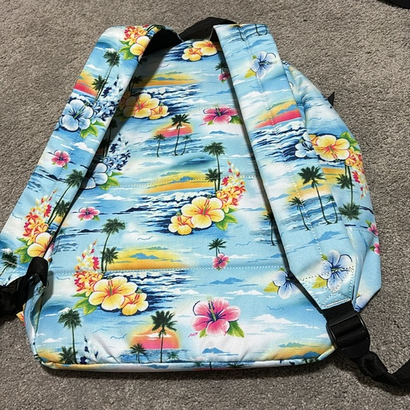 BNWT Neff backpack - Picture 2 of 4
